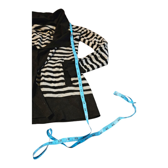 Small Gray and Black Long Sleeve Open Cardigan - Picture 5 of 6